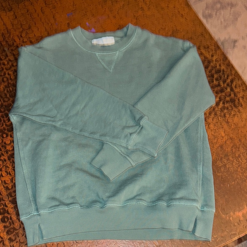 Zara Boy’s Aqua Crewneck Sweatershirt !
